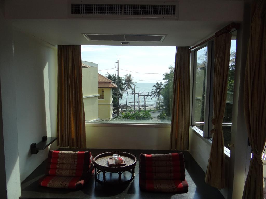 Porterhouse Beach Hotel Patong Bilik gambar