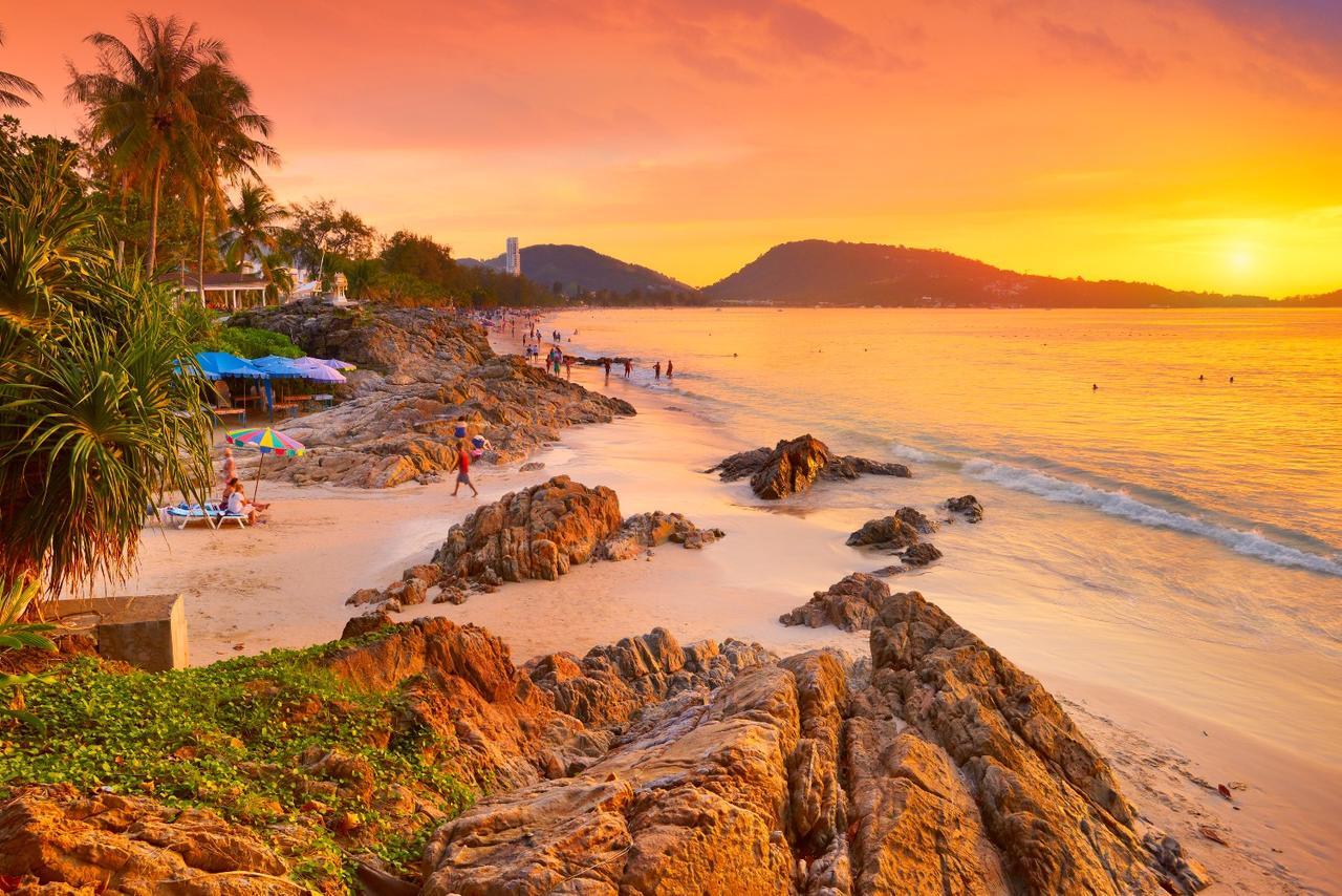 Porterhouse Beach Hotel Patong Luaran gambar