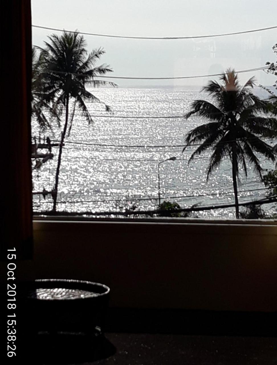 Porterhouse Beach Hotel Patong Luaran gambar