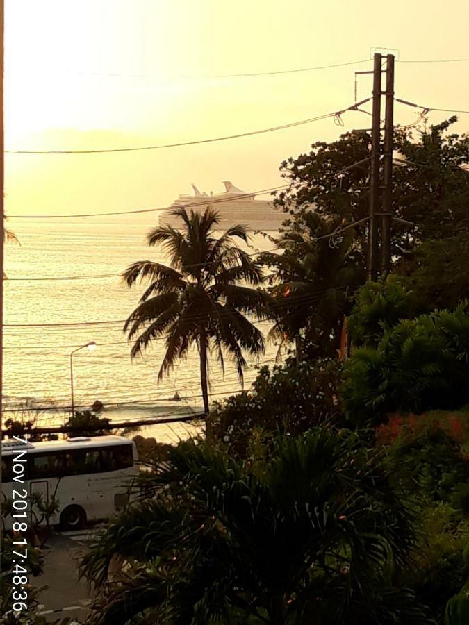 Porterhouse Beach Hotel Patong Luaran gambar